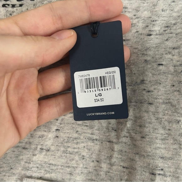 Lucky Brand Grey Pocket T-Shirt Short Sleeve Tee Neutral Casual Men’s Large NWT - Picture 3 of 5